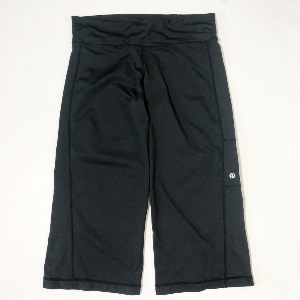 Lululemon loose fit Crop no drawstring no size dot